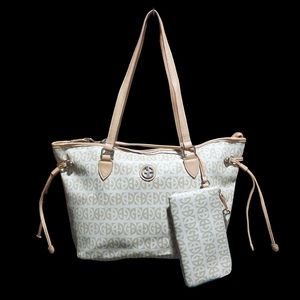 Giani Bernini Signature Shoulder Bag & Wristlet Set EUC